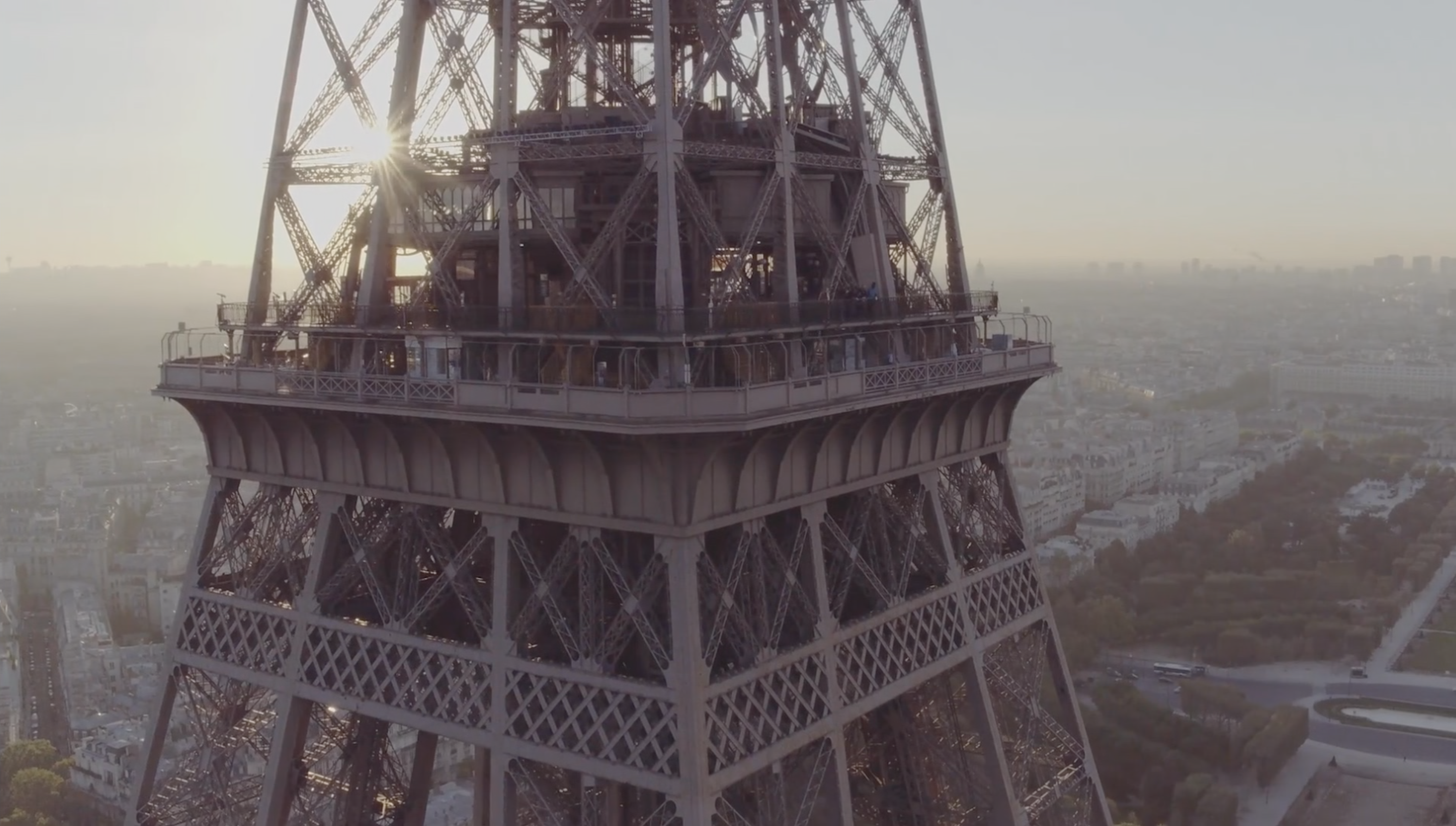 Tour Eiffel confidentielle